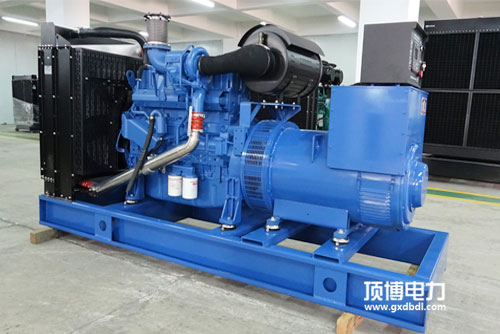 400kW广西顶博发电机组制造起动机运转无力，柴油机飞轮只能转动半圈